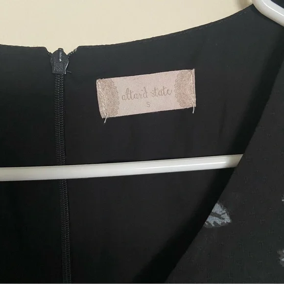 Altar’d State Small Floral Long Sleeve Cropped Top - Picture 4 of 8